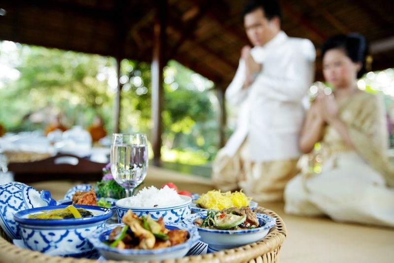 คำถวายข้าวพระพุทธ ทำเป็นประจำหรือเมื่อมีงานพิธีต่างๆ