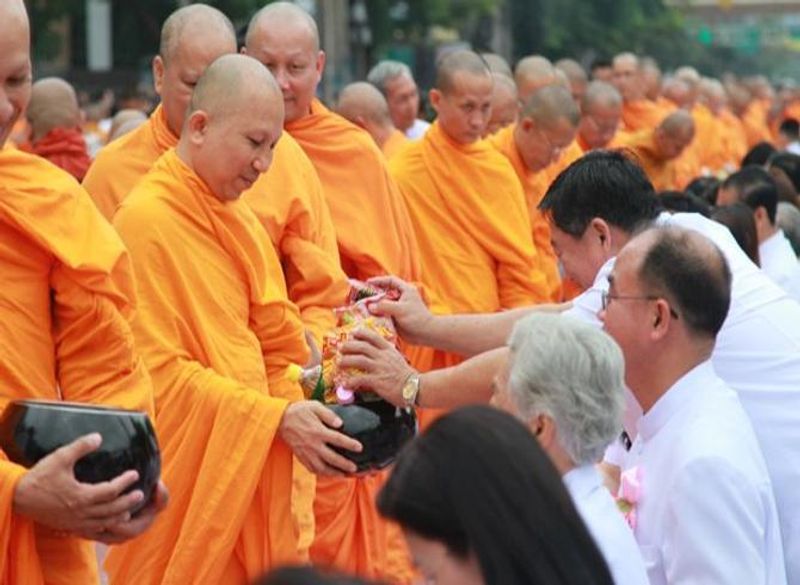 คำอธิษฐานจิตเวลาทำบุญ ตั้งมั่น ตั้งใจ