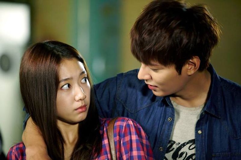 ทายใจทายนิสัย การสบตา